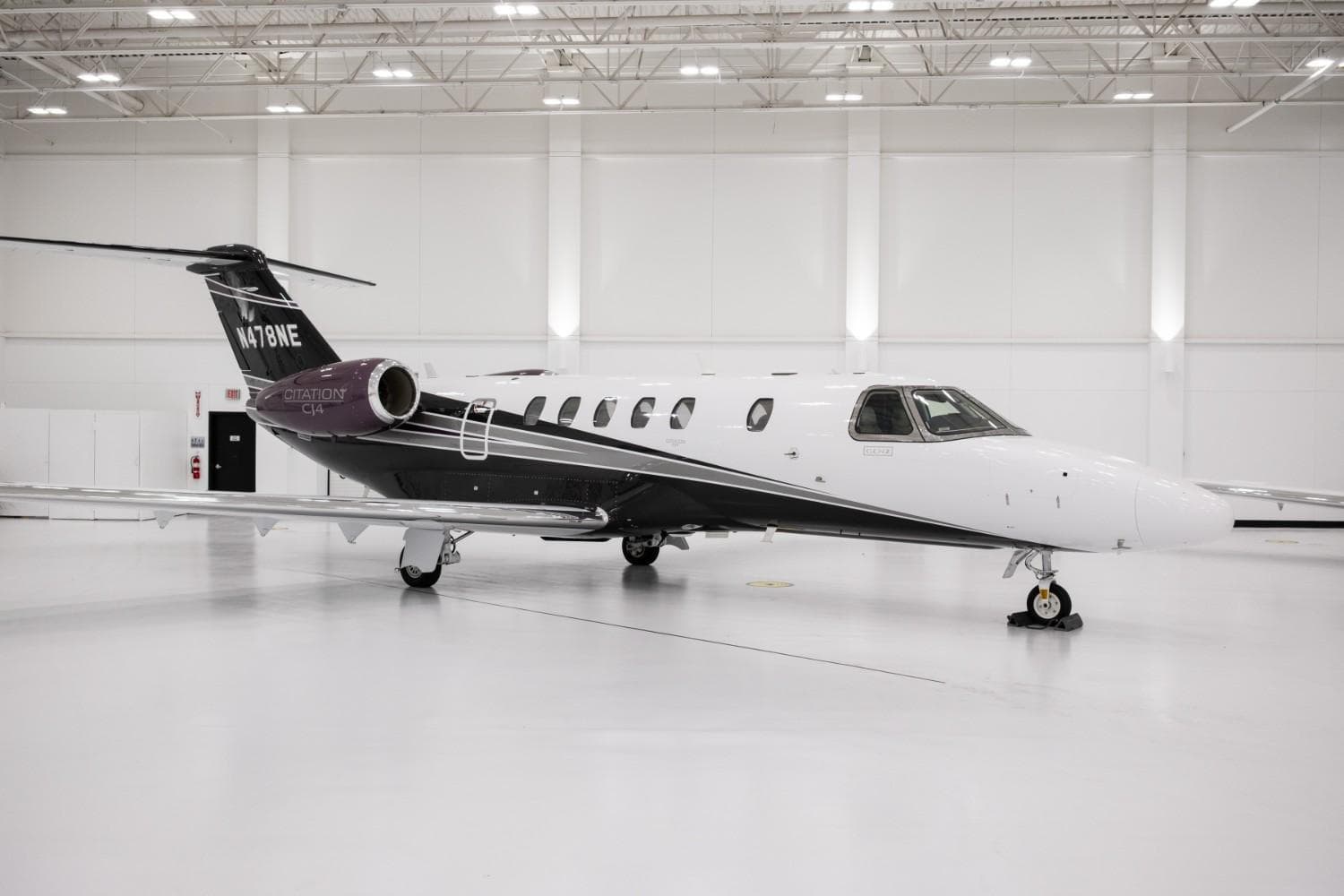 N478NE-exterior