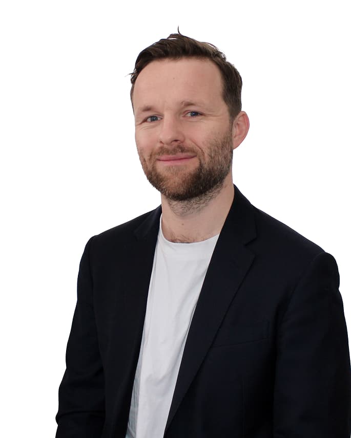 Toby Edwards headshot